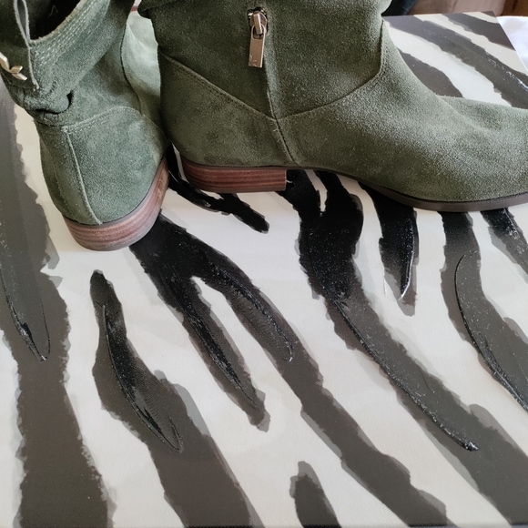 Ugg Koolaburra Booties - Picture 4 of 5